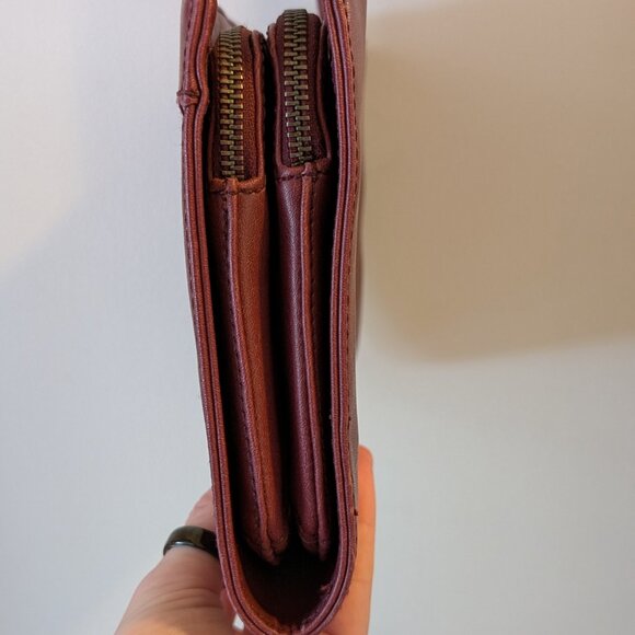 Matt & Nat Castell Vintage Crossbody Bag - Cerise - Picture 4 of 9